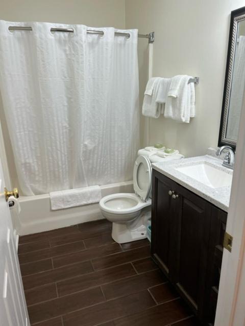 Eastside Suites Lynchburg Bagian luar foto