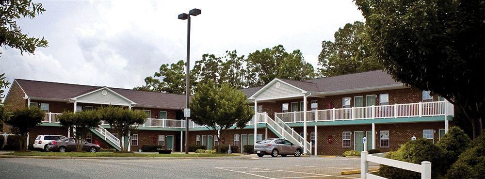 Eastside Suites Lynchburg Bagian luar foto